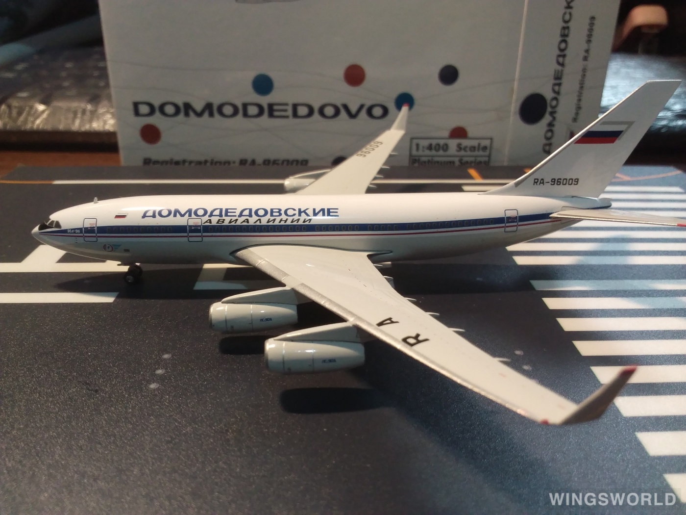 Phoenix 1:400 PH10662 Domodedovo Airlines 多莫杰多沃航空 Ilyushin Il-96 RA-96009