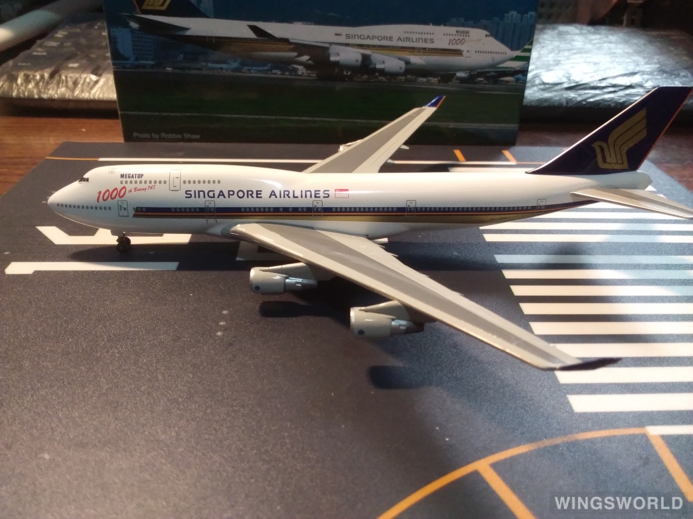 Dragon Models 1:400 55073 Singapore Airlines 新加坡航空 Boeing 747-400 9V-SMU