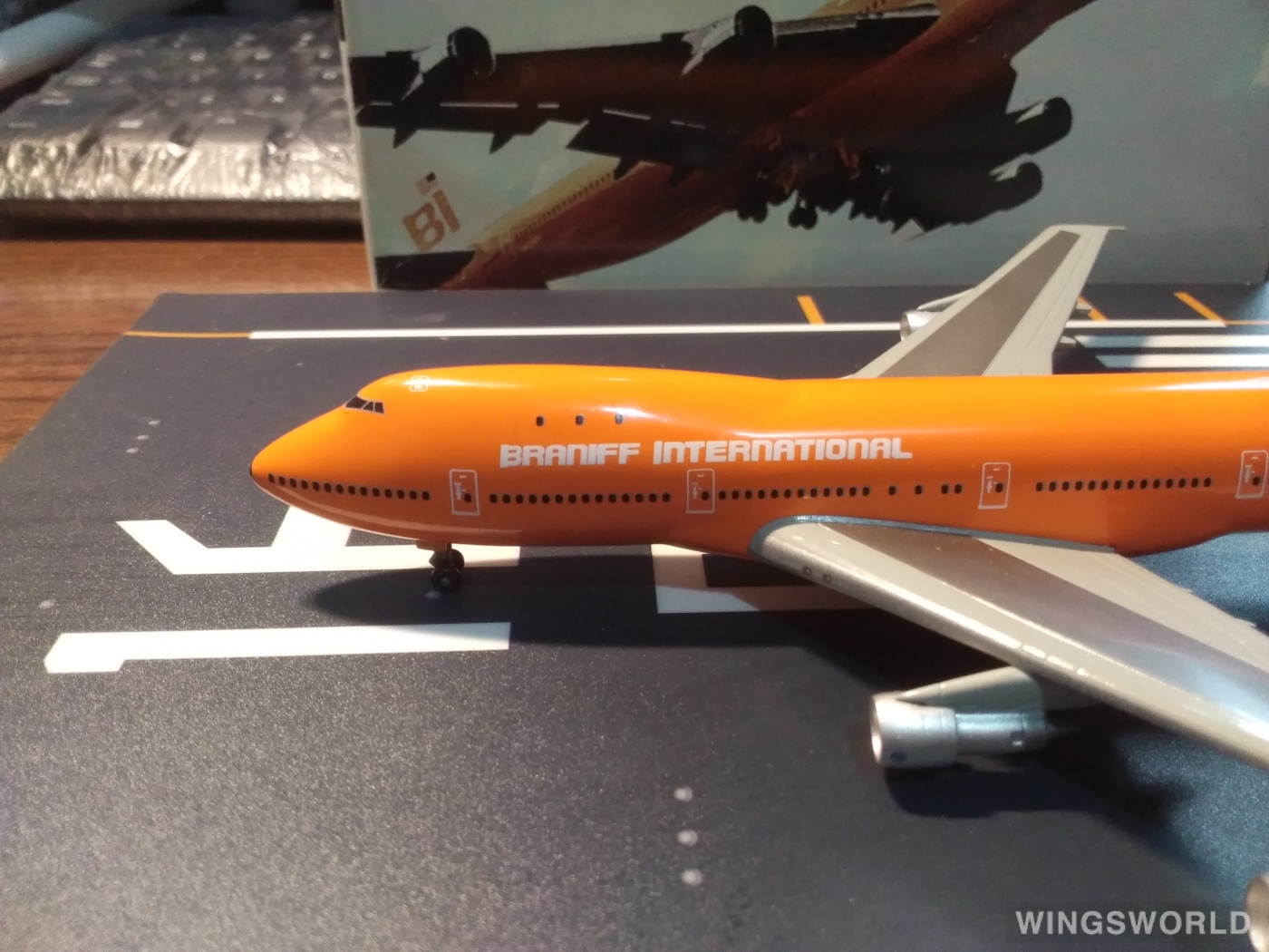 Dragon Models 1:400 55085 Braniff 布兰尼夫国际航空 Boeing 747-100 N501BN