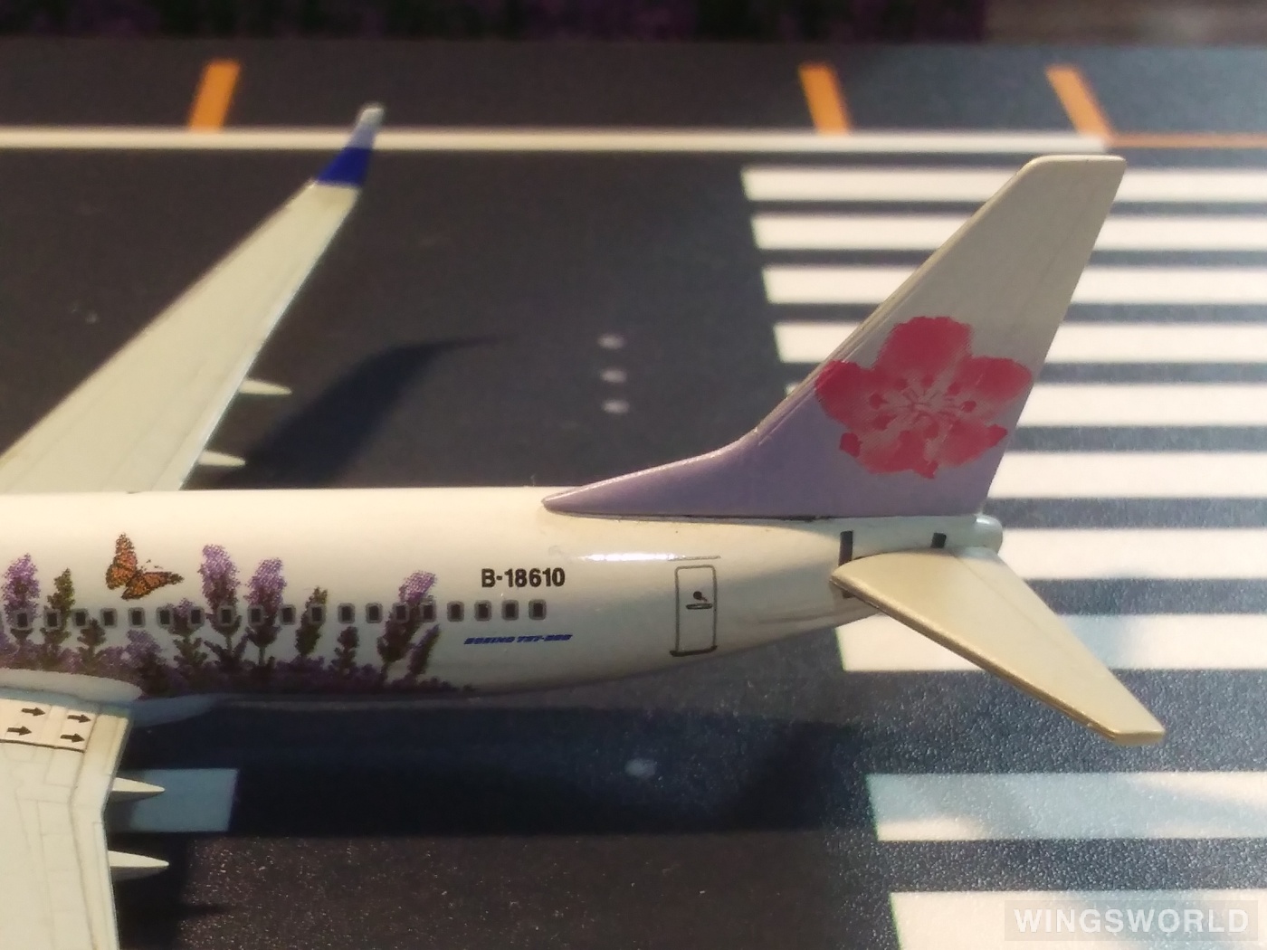 Dragon Models 1:400 55985 China Airlines 中华航空 Boeing 737-800 B-18610