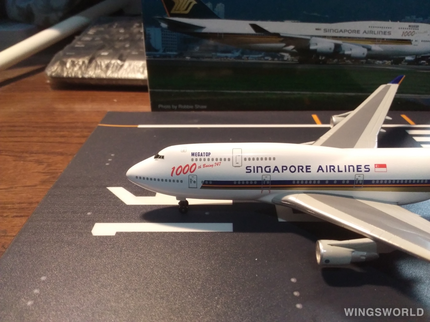 Dragon Models 1:400 55073 Singapore Airlines 新加坡航空 Boeing 747-400 9V-SMU