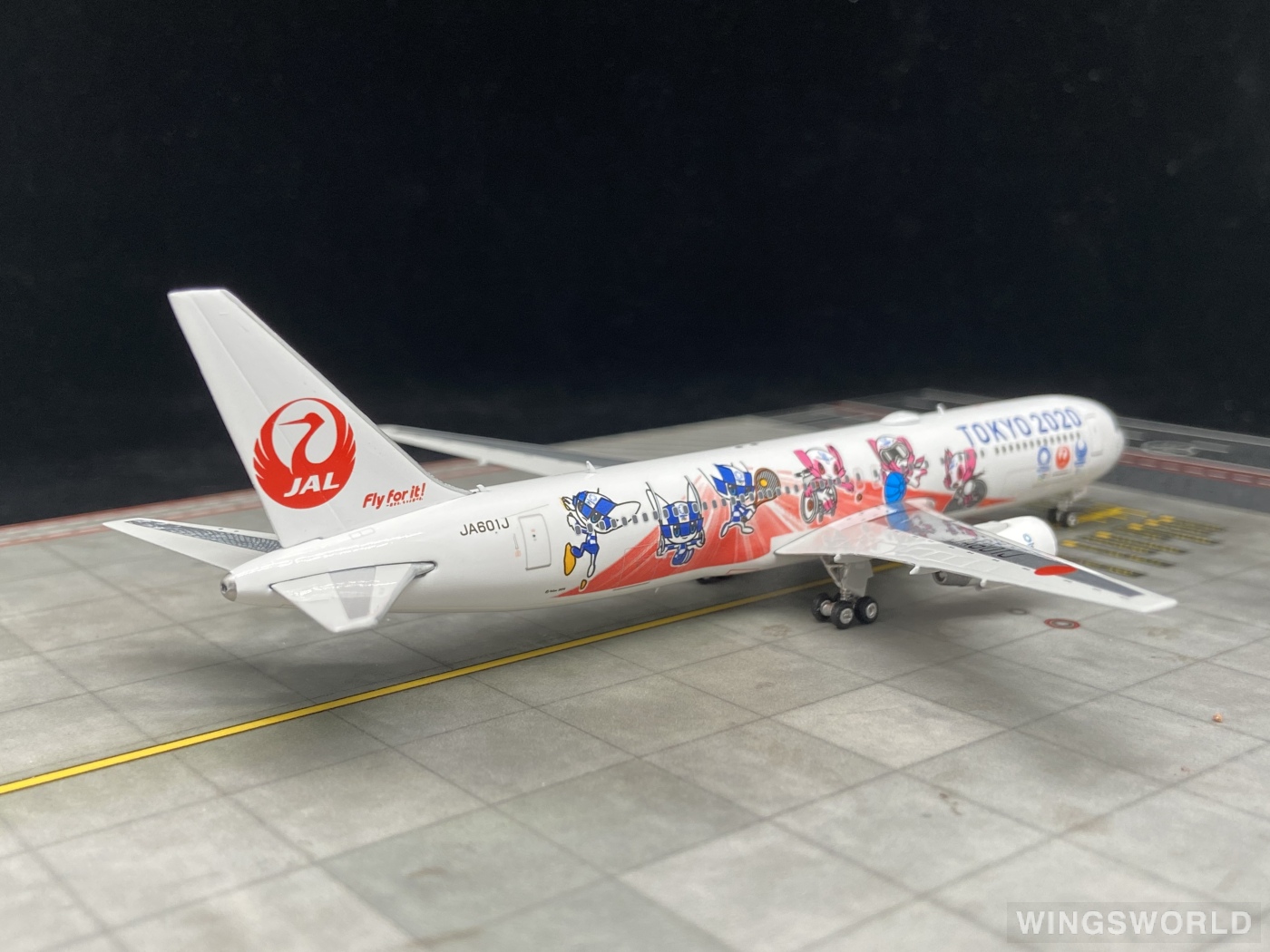 Phoenix 1:400 PH04307 Japan Airlines 日本航空 Boeing 767-300 JA601J