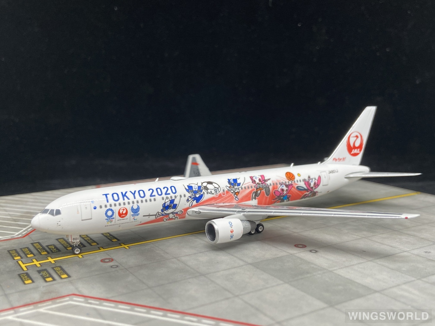 Phoenix 1:400 PH04307 Japan Airlines 日本航空 Boeing 767-300 JA601J