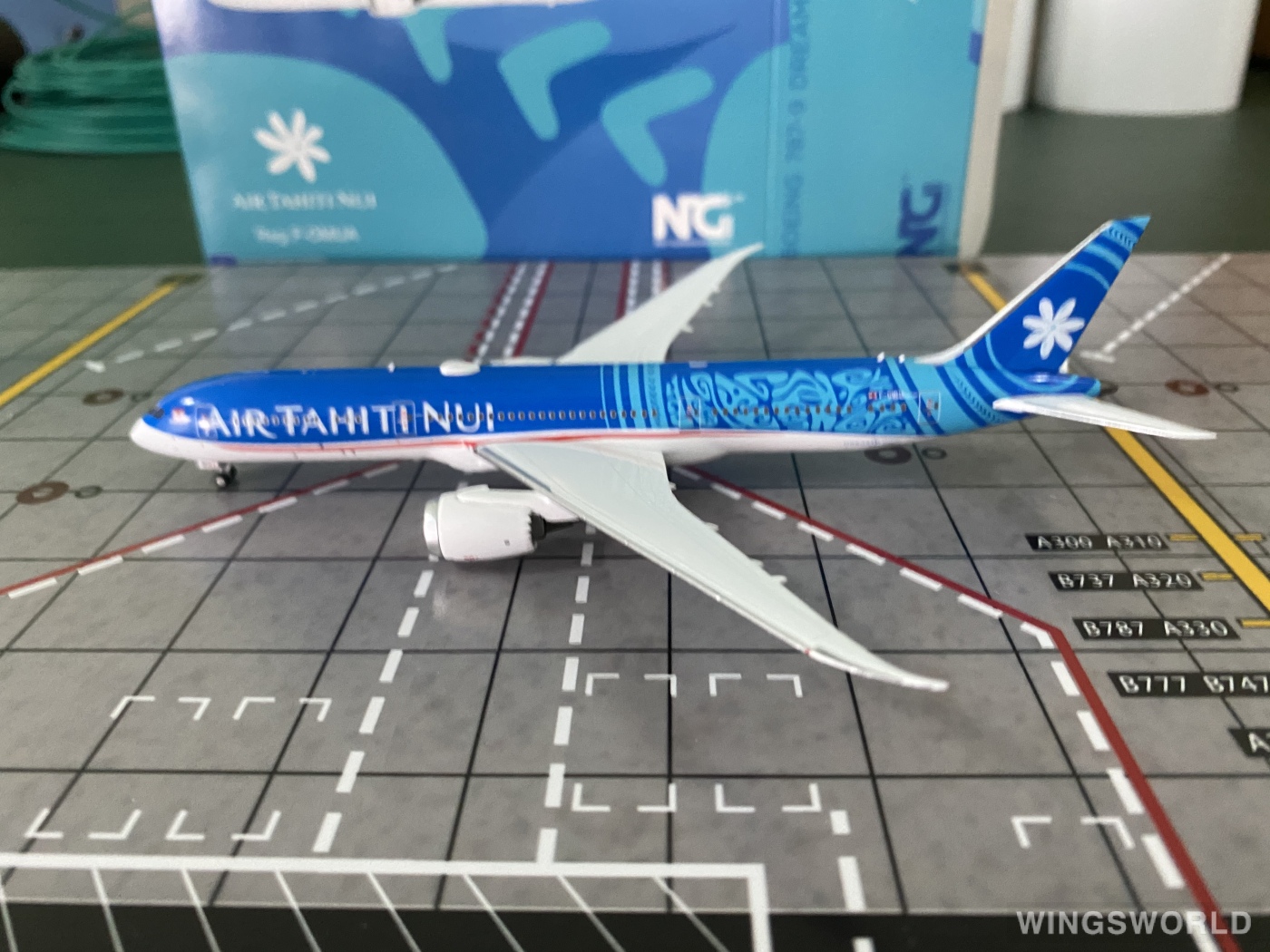 NGmodels 1:400 NG55102 Air Tahiti Nui 大溪地航空 Boeing 787-9 F-OMUA