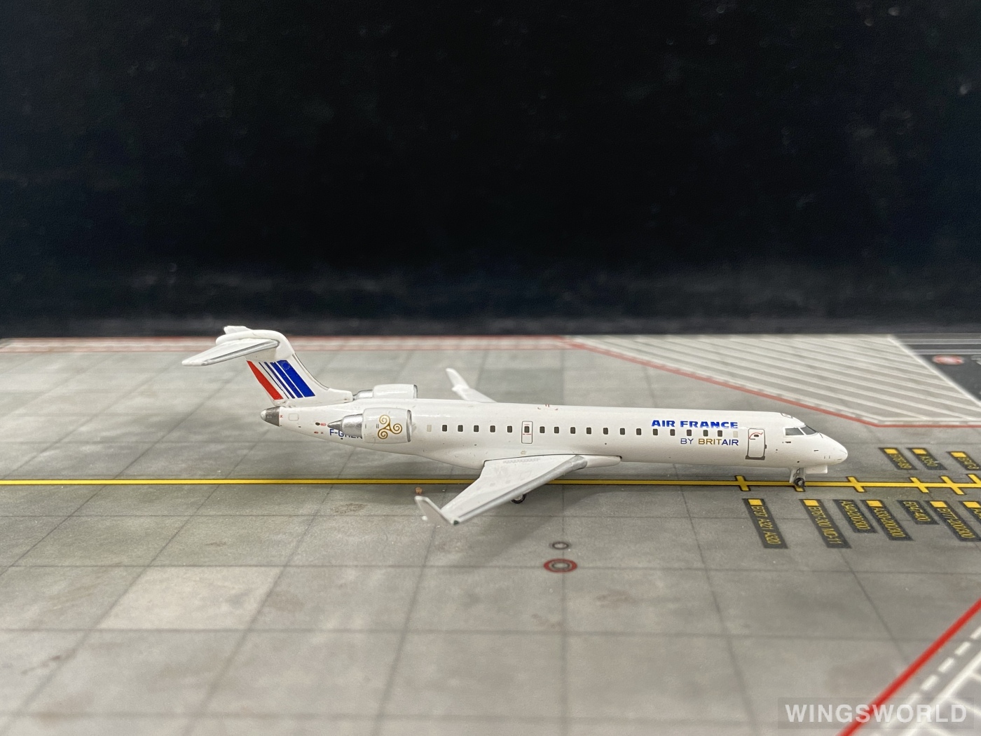 Geminijets 1:400 GJAFR870 Air France 法国航空 Bombardier CRJ700 F-GRZN