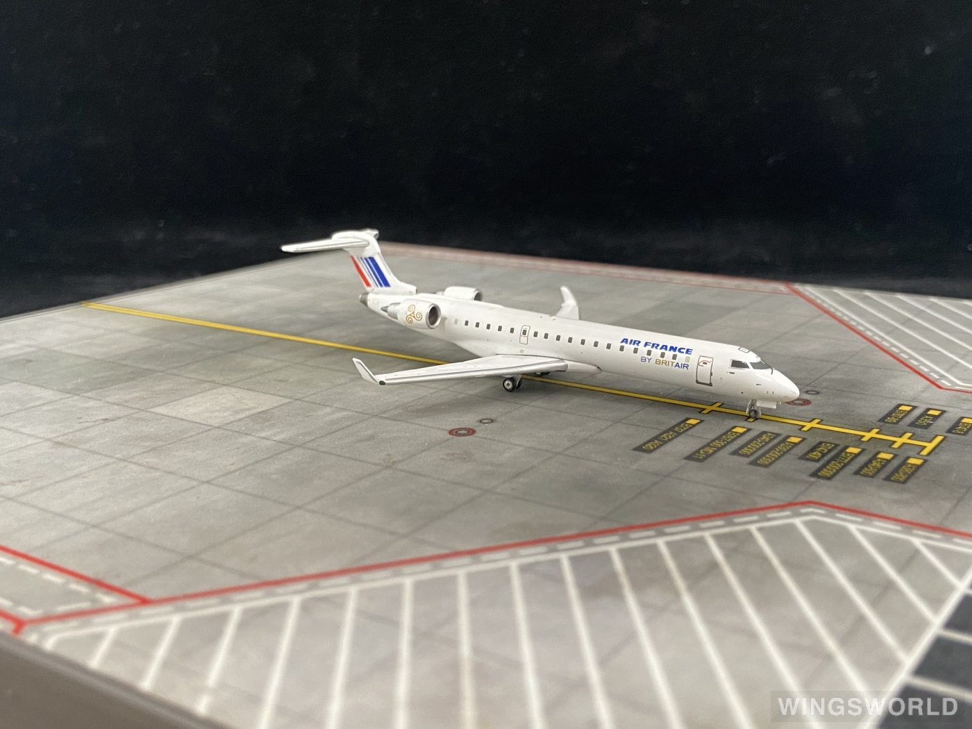 Geminijets 1:400 GJAFR870 Air France 法国航空 Bombardier CRJ700 F-GRZN