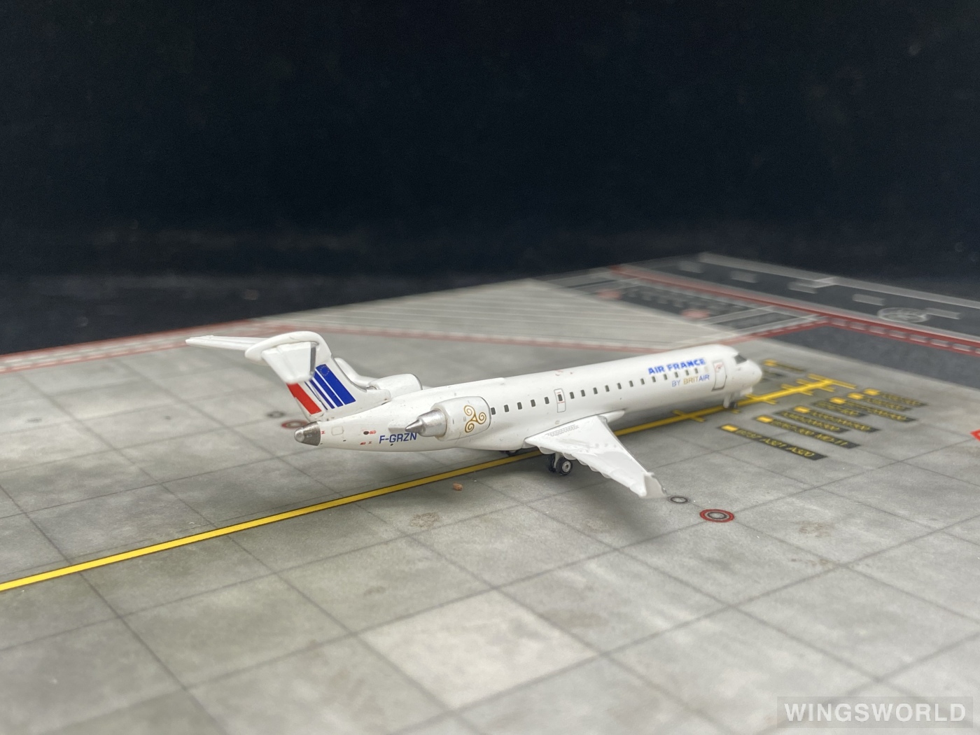 Geminijets 1:400 GJAFR870 Air France 法国航空 Bombardier CRJ700 F-GRZN