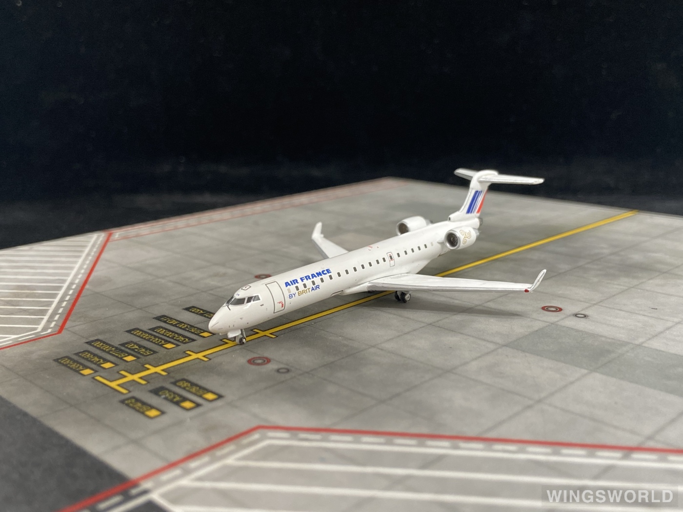 Geminijets 1:400 GJAFR870 Air France 法国航空 Bombardier CRJ700 F-GRZN