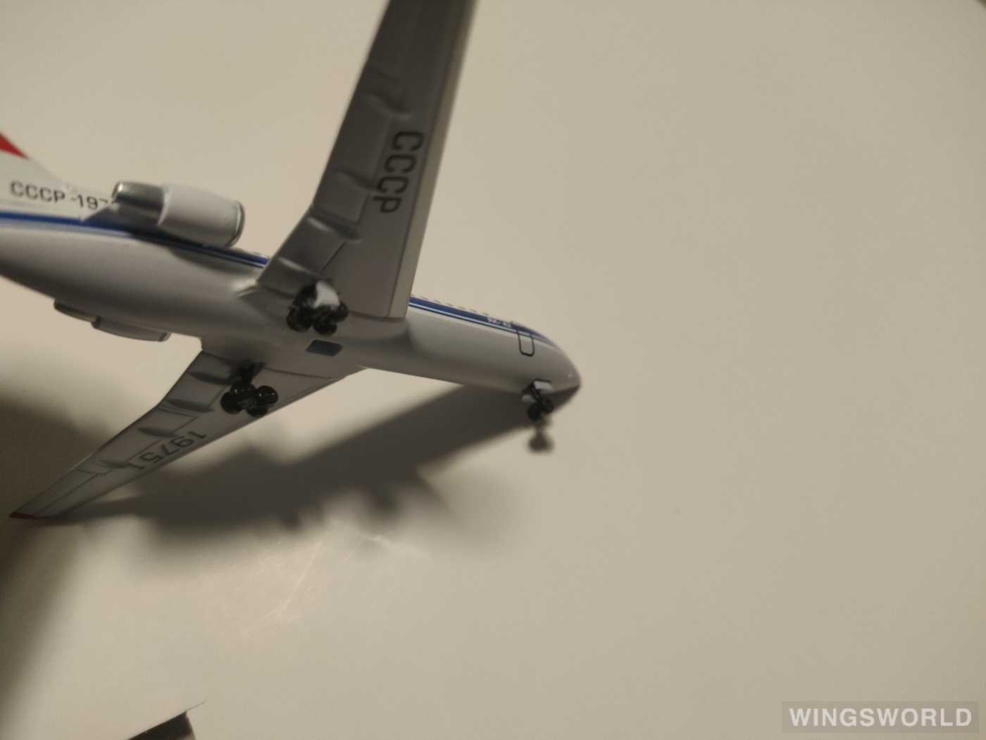 DeAGOSTINI 1:400 AFC004 Aeroflot 俄罗斯航空 Yakovlev Yak-42 CCCP-19751