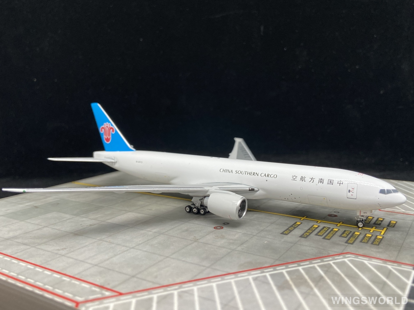Phoenix 1:400 PH10320B China Southern 中国南方航空 Boeing 777F B-2072