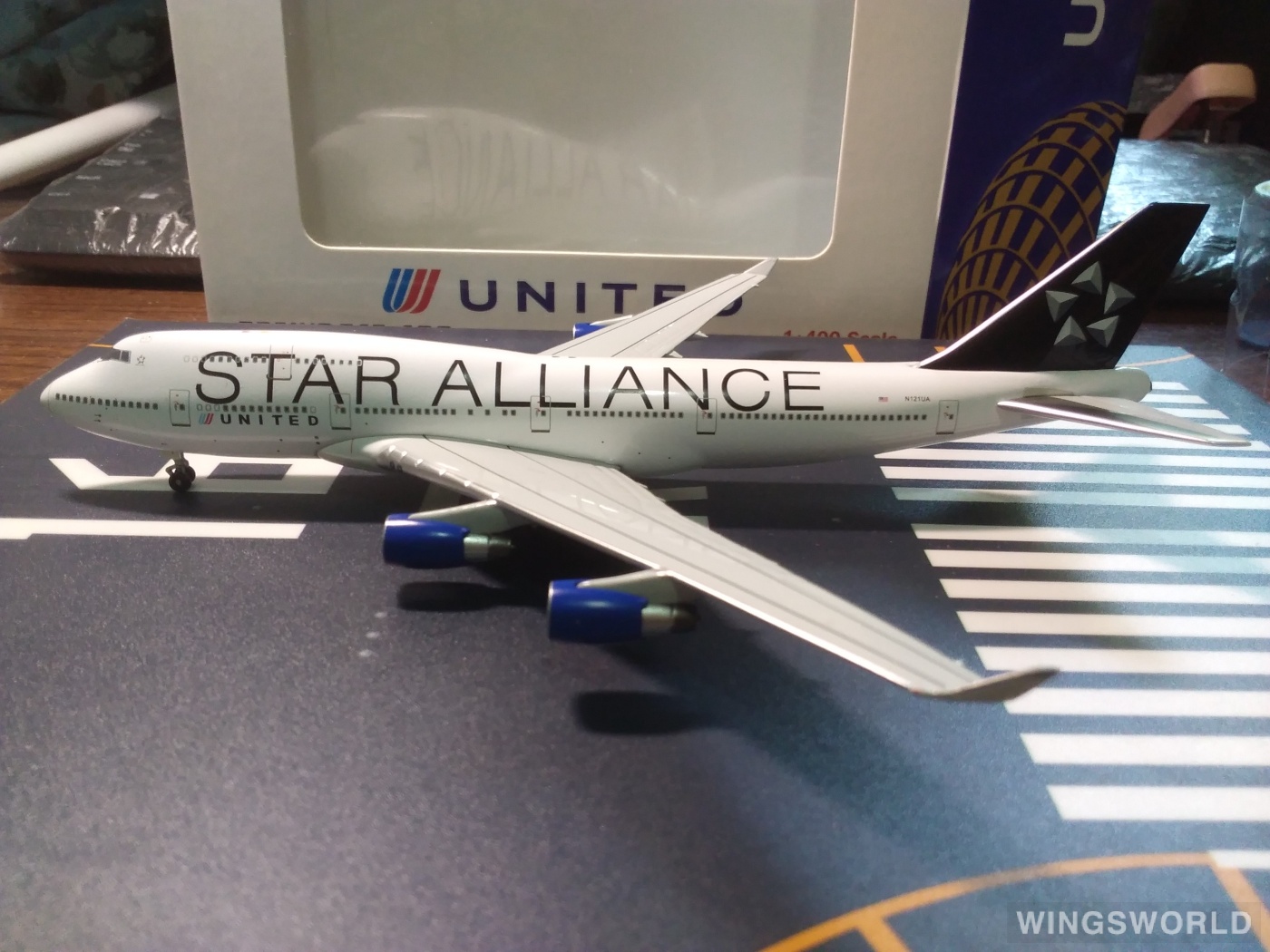 Apollo 1:400 A13054 United Airlines 美国联合航空 Boeing 747-400 N121UA
