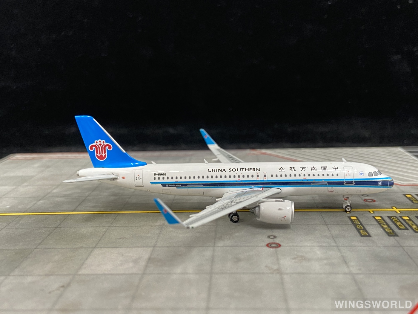 Phoenix 1:400 PH11402 China Southern 中国南方航空 Airbus A320 B-8965