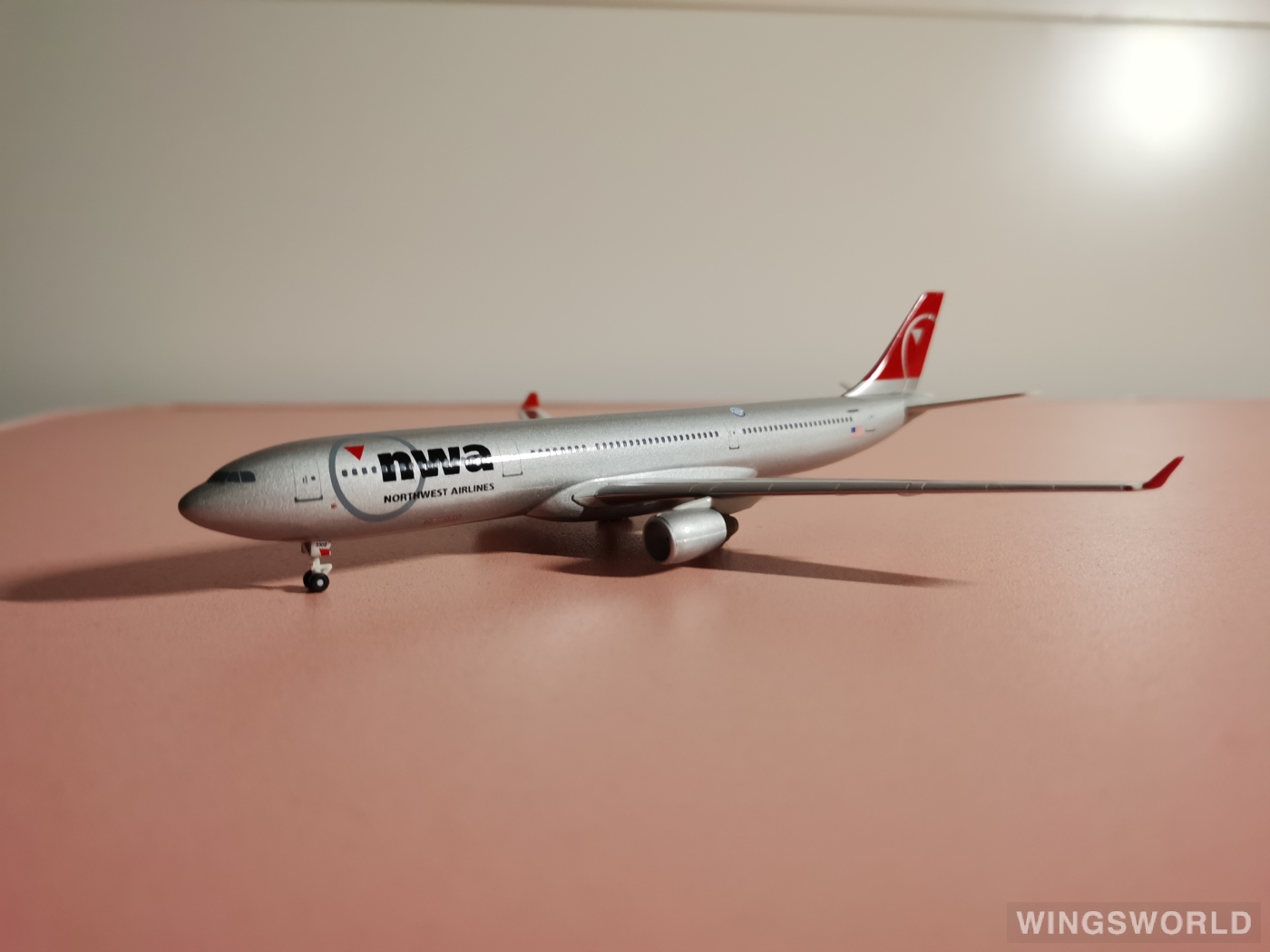 NORTHWEST飛行機模型 Amazon.co.jp: 飛行機模型飛行機おもちゃの飛行機模型