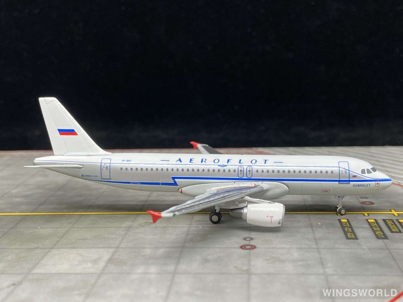 Herpa 1:400 562379 Aeroflot 俄罗斯航空 Airbus A319 VP-BNT