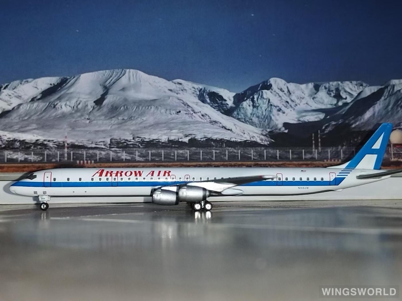 Geminijets 1:400 GJAPW837 Arrow Air Douglas DC-8 N919JW