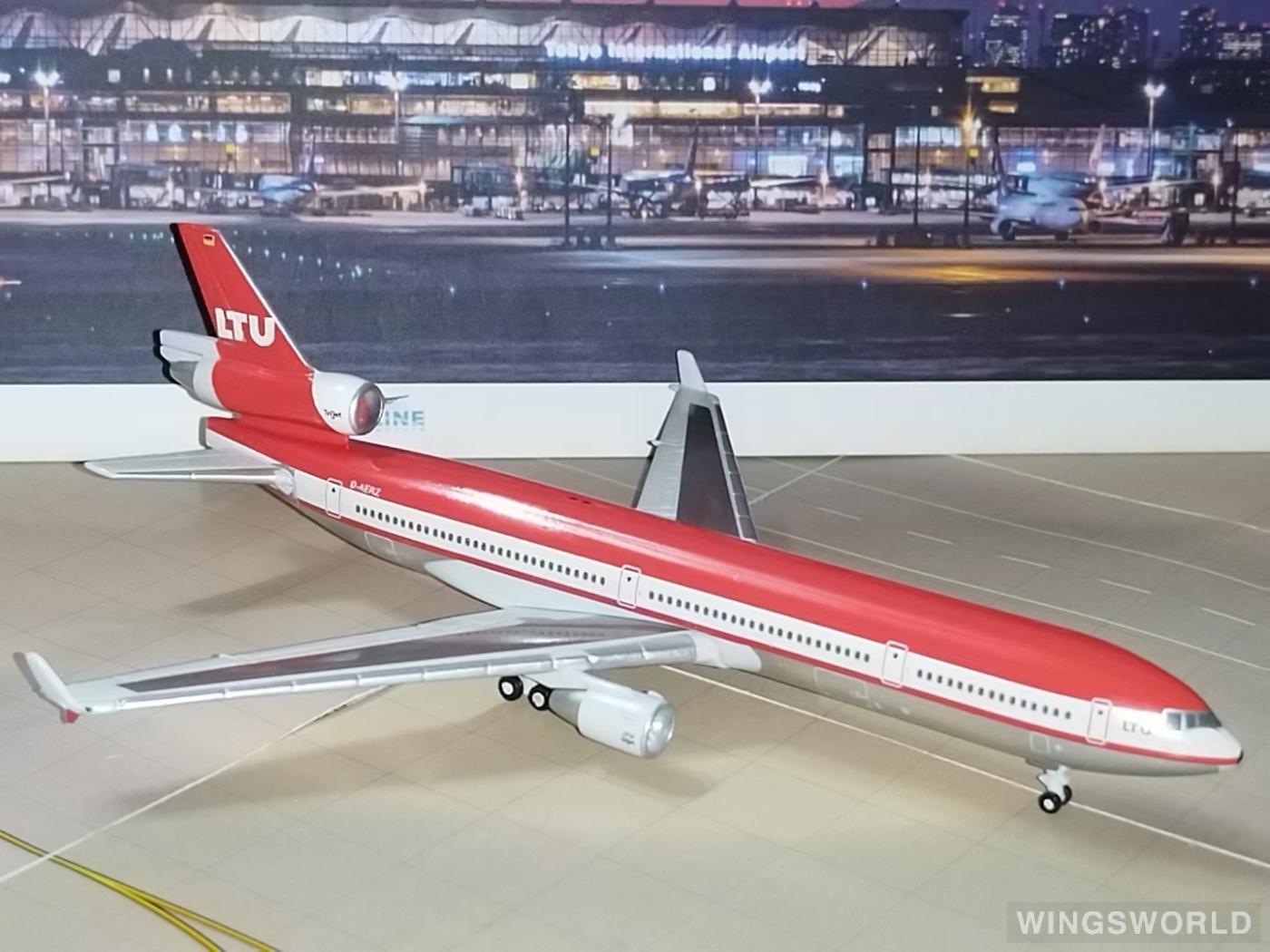 Geminijets 1:400 GJLTU232 LTU International McDonnell Douglas MD-11 D-AERZ