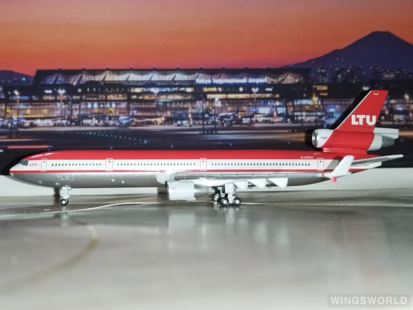 Geminijets 1:400 GJLTU232 LTU International McDonnell Douglas MD-11 D-AERZ