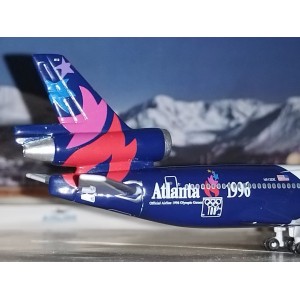 Delta Air Lines 达美航空 McDonnell Douglas MD-11 N812DE 1996s - Interim colors. GJDAL168 Geminijets 1:400