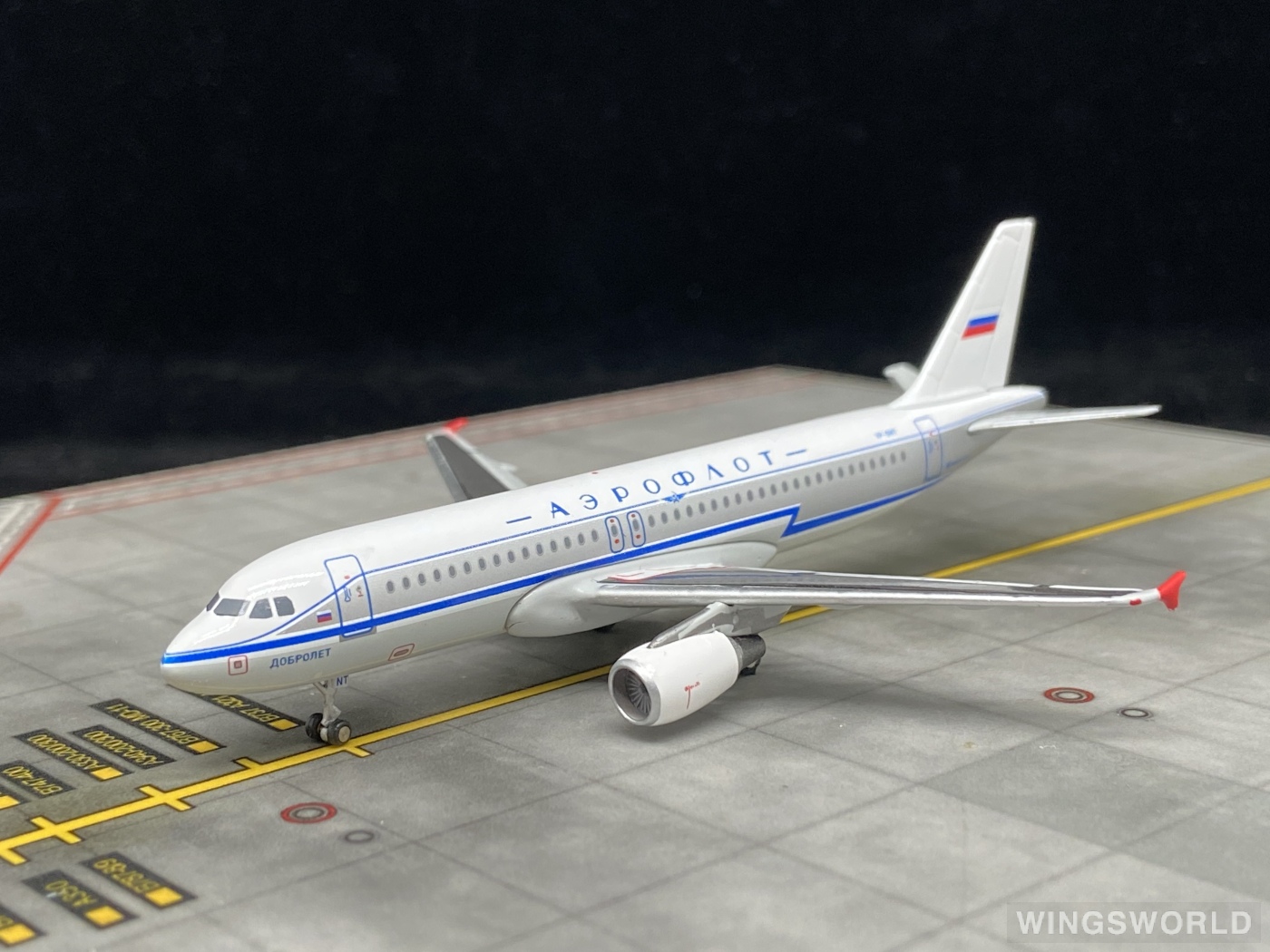 Herpa 1:400 562379 Aeroflot 俄罗斯航空 Airbus A319 VP-BNT