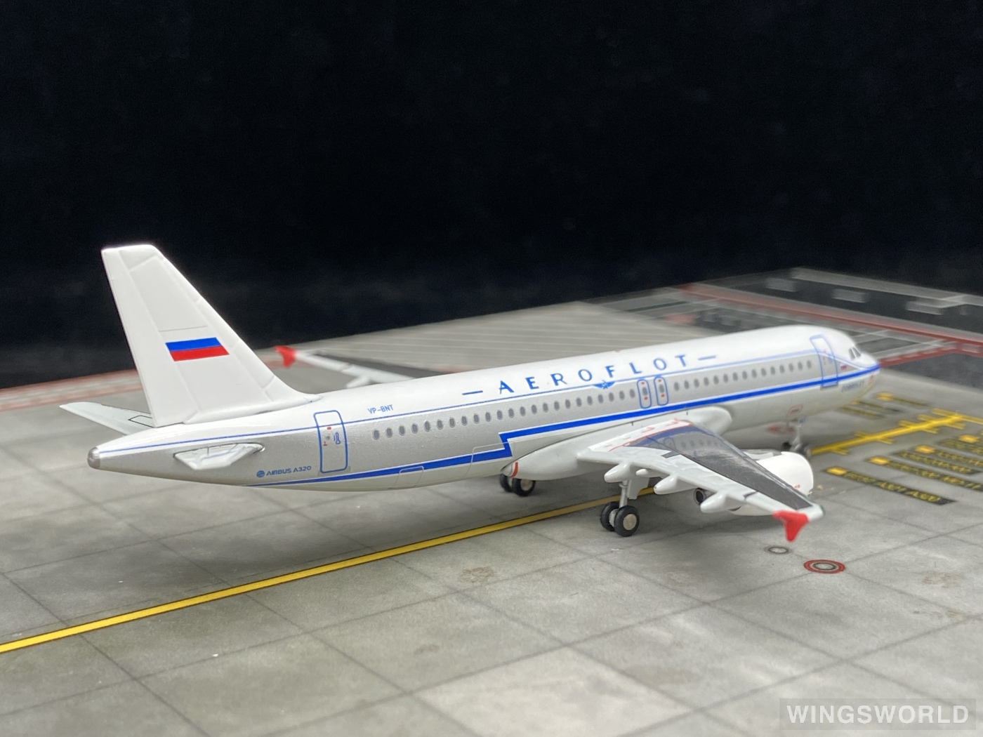 Herpa 1:400 562379 Aeroflot 俄罗斯航空 Airbus A319 VP-BNT