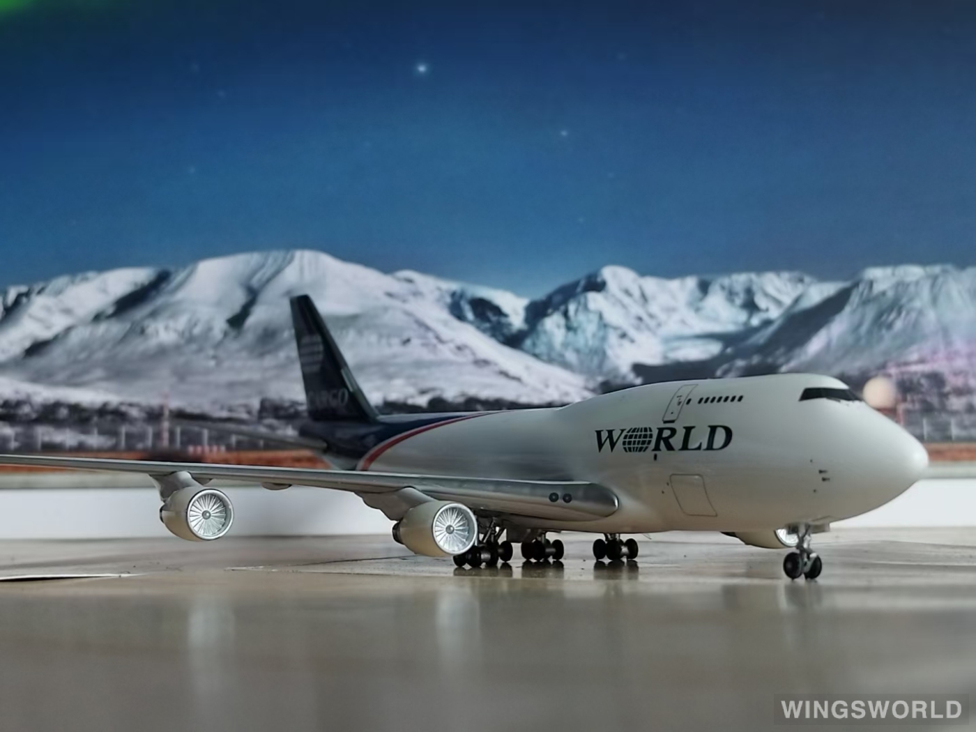 Aviation400 1:400 AV474007 World Airways Boeing 747-400 N740WA