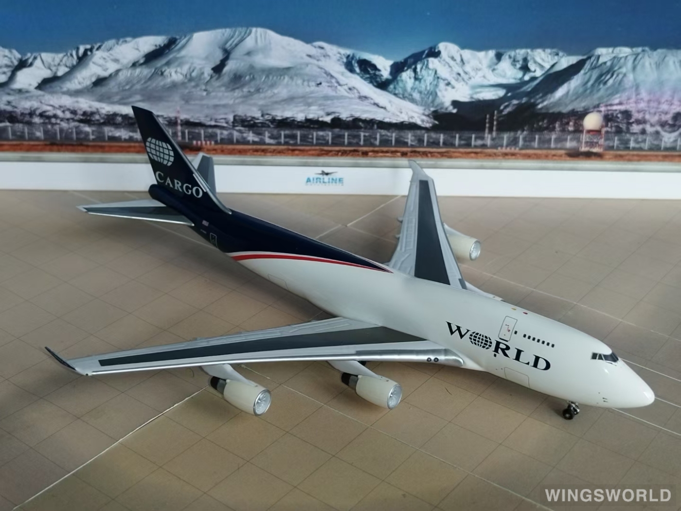 Aviation400 1:400 AV474007 World Airways Boeing 747-400 N740WA