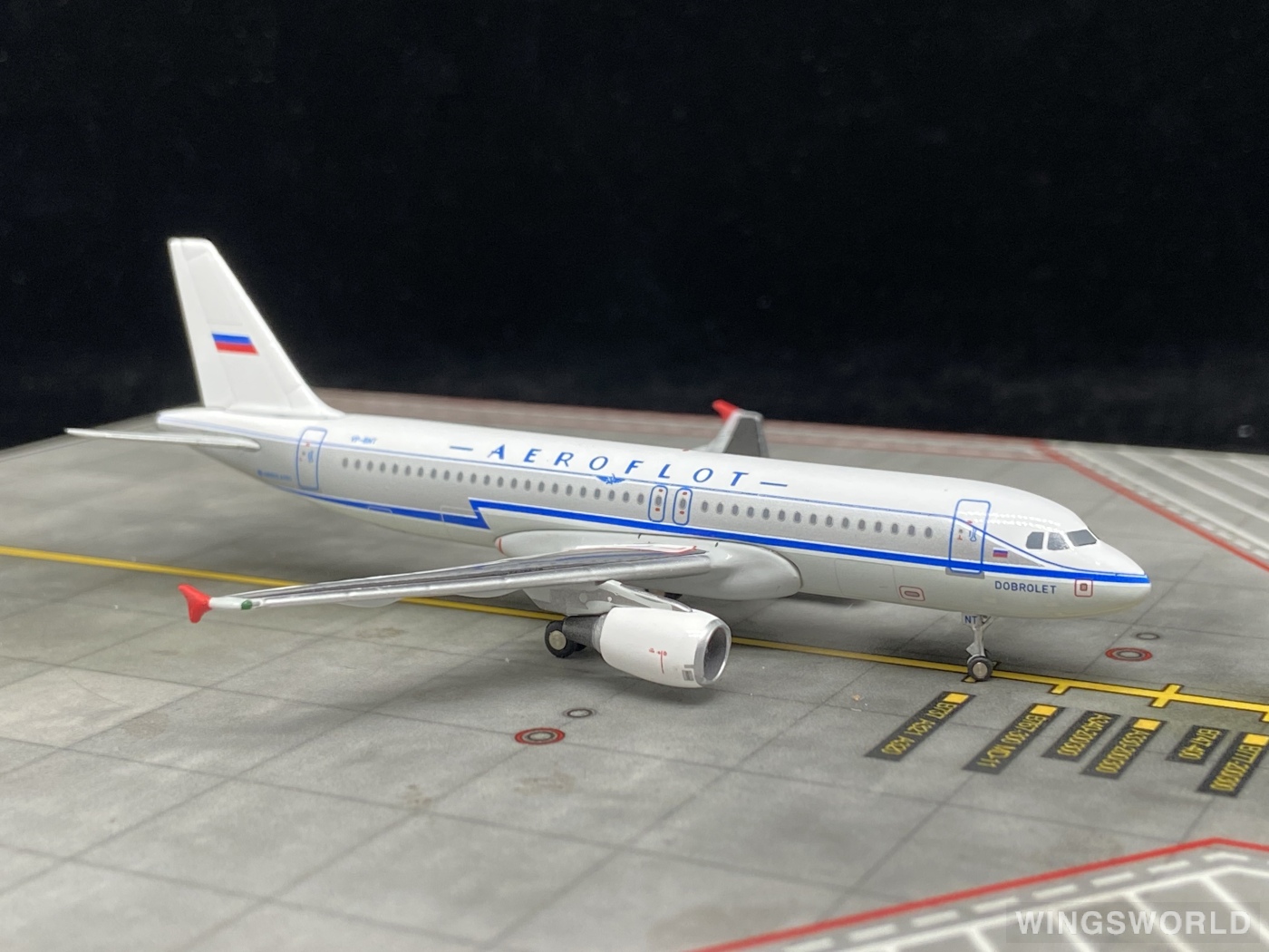 Herpa 1:400 562379 Aeroflot 俄罗斯航空 Airbus A319 VP-BNT