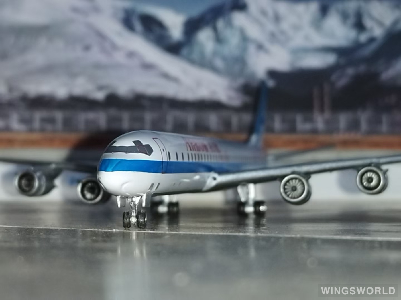 Geminijets 1:400 GJAPW837 Arrow Air Douglas DC-8 N919JW
