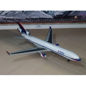 Delta Air Lines 达美航空 McDonnell Douglas MD-11 N804DE  55062 Dragon Models 1:400