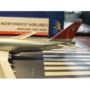Northwest Airlines 美国西北航空 Boeing 747-200 N624US 2003s colors. With rolling gears. GJNWA929 Geminijets 1:400