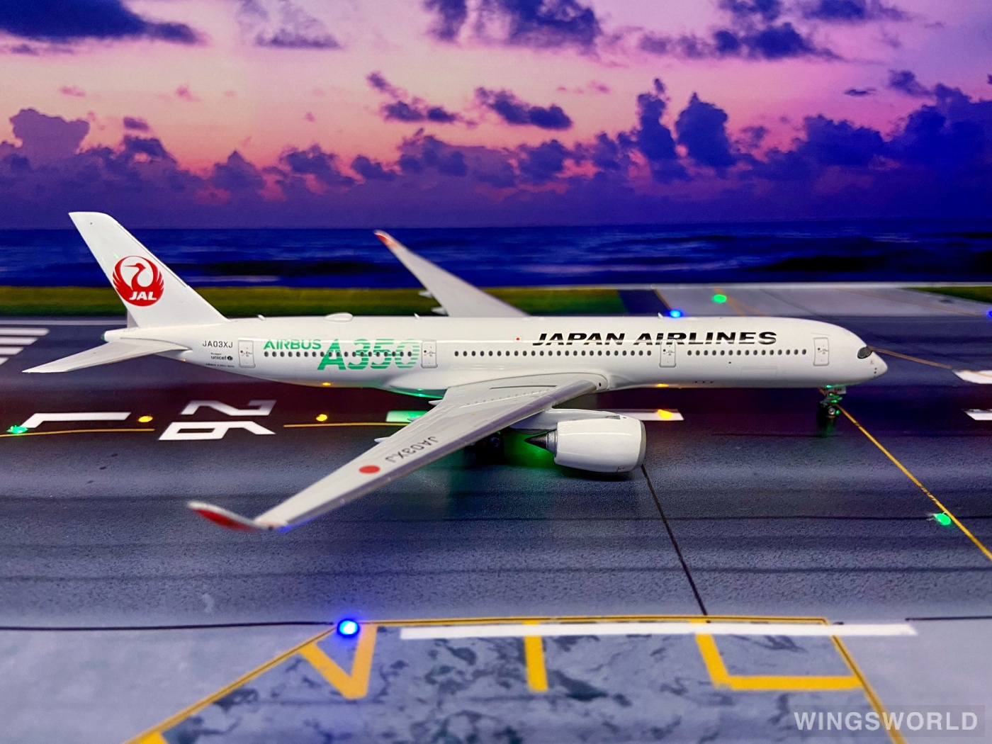 Phoenix 1:400 PH04279 Japan Airlines 日本航空 Airbus A350-900 JA03XJ