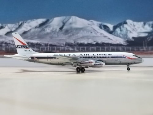 Delta Air Lines 达美航空 Douglas DC-8 N801E 1959 - Delivery colors. Polished fuselage. GJDAL367 Geminijets 1:400