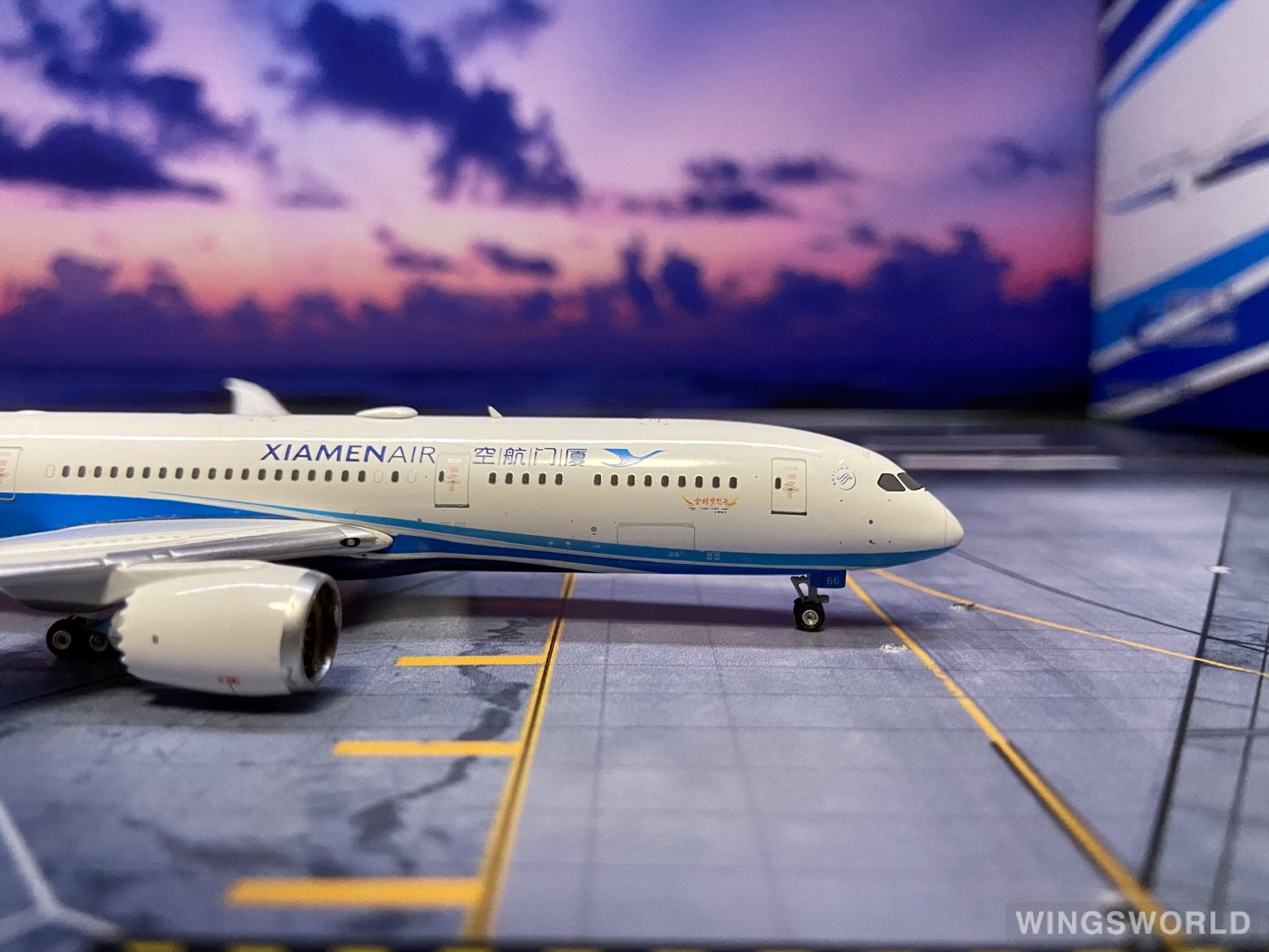 Phoenix 1:400 PH11343 XiamenAir 厦门航空 Boeing 787-9 B-1566