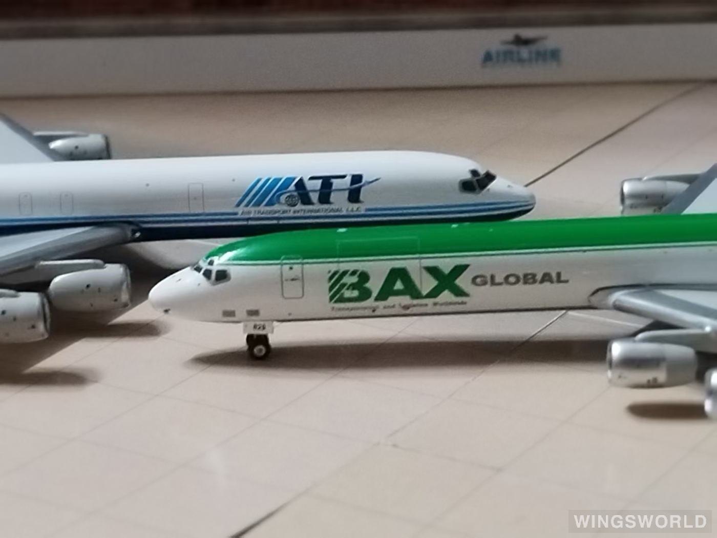 Geminijets 1:400 GJATN830 Air Transport International Douglas DC-8 N828BX