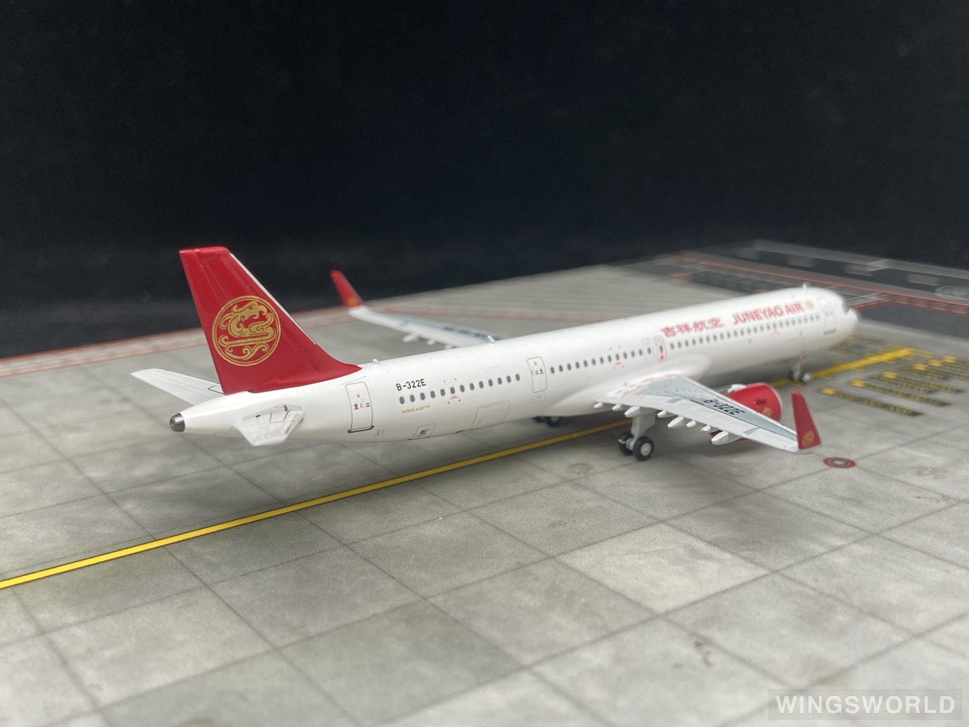 HYJLwings 1:400 HY210083 Juneyao Airlines 吉祥航空 Airbus A321neo B-322E