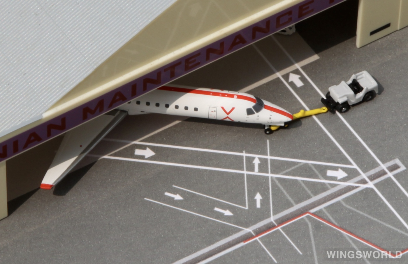 Geminijets 1:400 GJJSX2071 JSX Embraer ERJ-145 N241JX