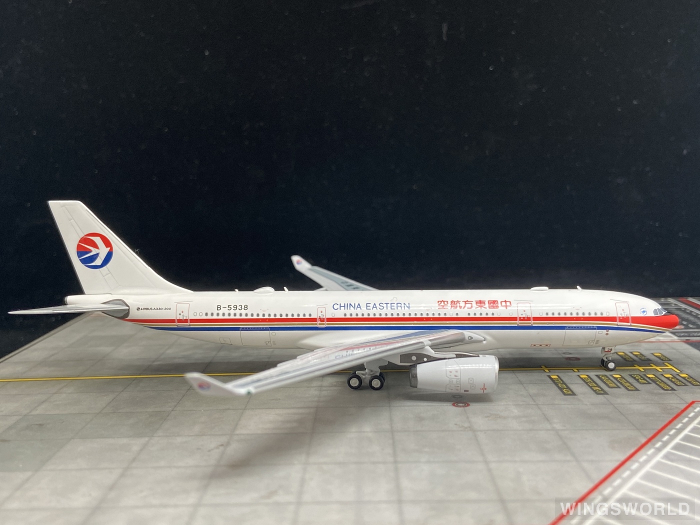 中国東方航空 B738 1/200 お取り寄せ商品】1/200 737 MAX 8 中国東方航空 B-1385 | ひこ