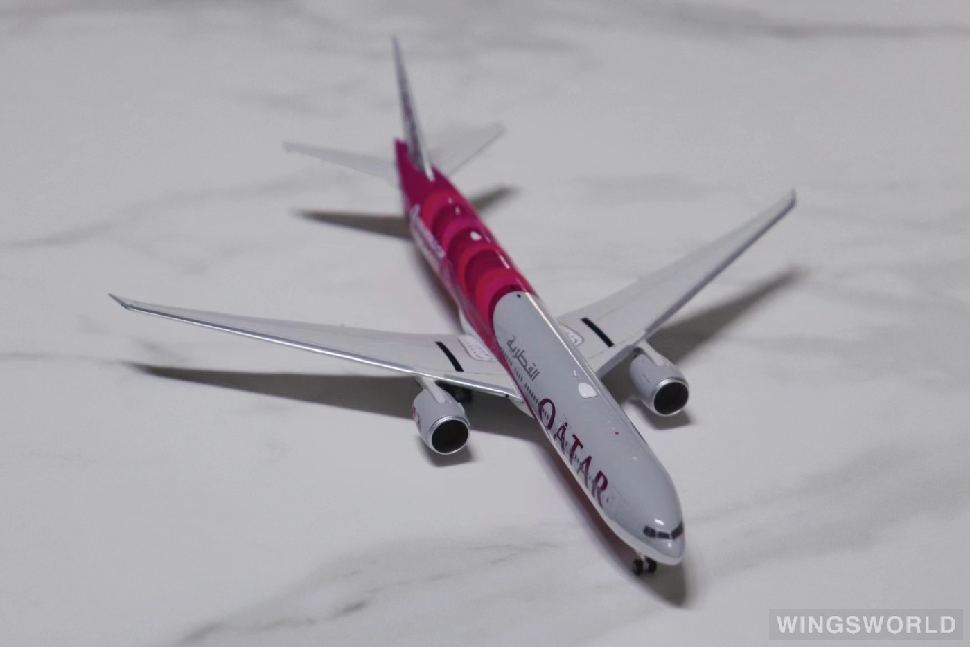 Phoenix 1:400 PH04370 Qatar 卡塔尔航空 Boeing 777-300ER A7-BEB