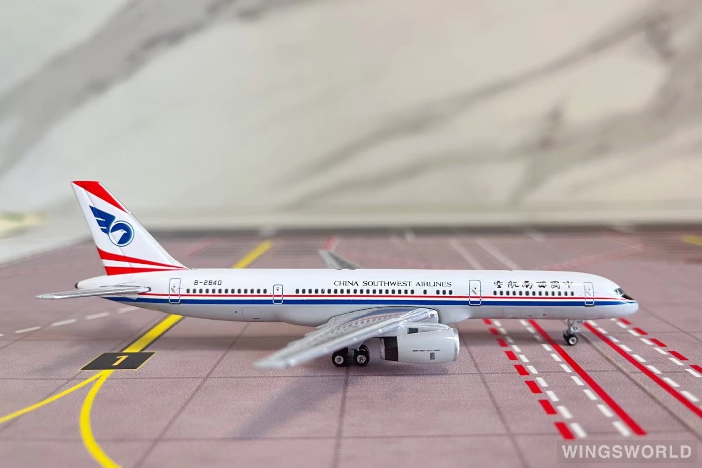 Phoenix 1:400 PH10760 China Southwest Airlines 中国西南航空 Boeing 757-200 B-2840