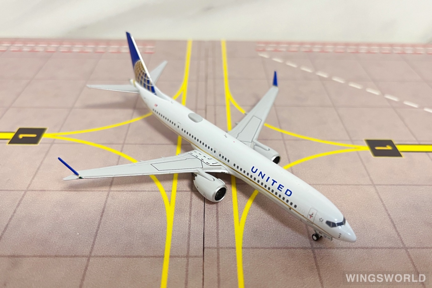 NGmodels 1:400 NG89001 United Airlines 美国联合航空 Boeing 737 MAX 9 N37508