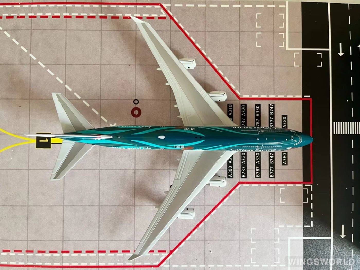 Phoenix 1:400 PH04383 Cathay Pacific 国泰航空 Boeing 747-400 B-HOY