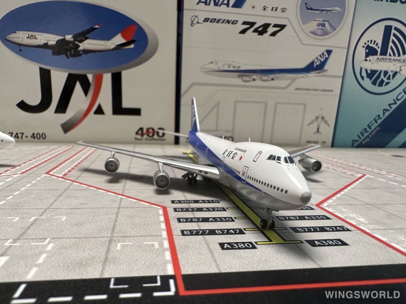 Big Bird 1:400 BB4-741-003 ANA 全日空 Boeing 747-100 JA8152