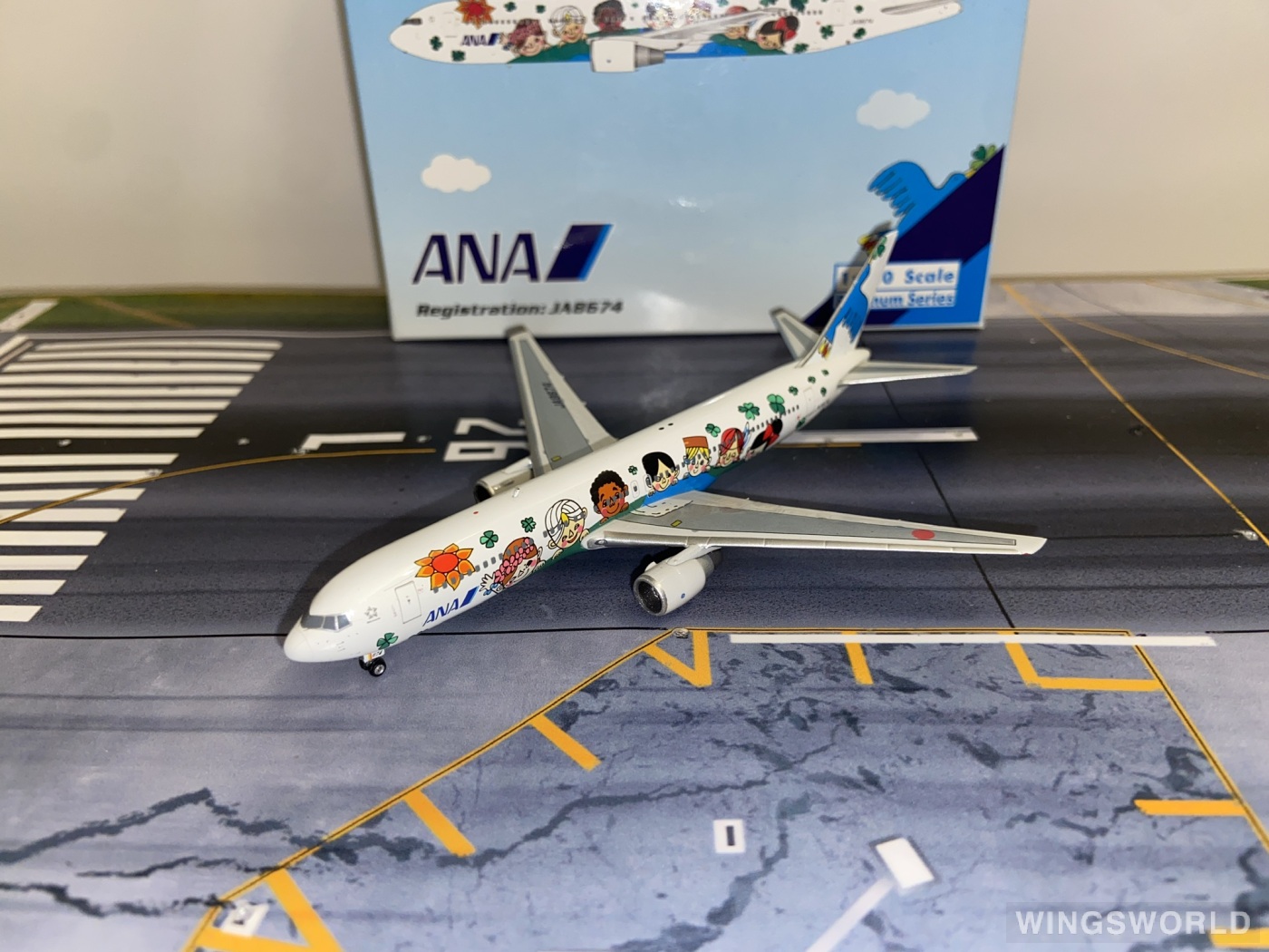 Phoenix 1:400 PH10750 ANA 全日空 Boeing 767-300 JA8674