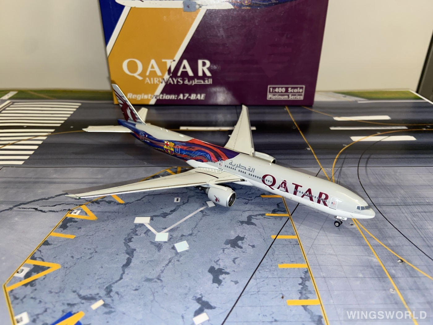 Phoenix 1:400 PH10919 Qatar 卡塔尔航空 Boeing 777-300ER A7-BAE