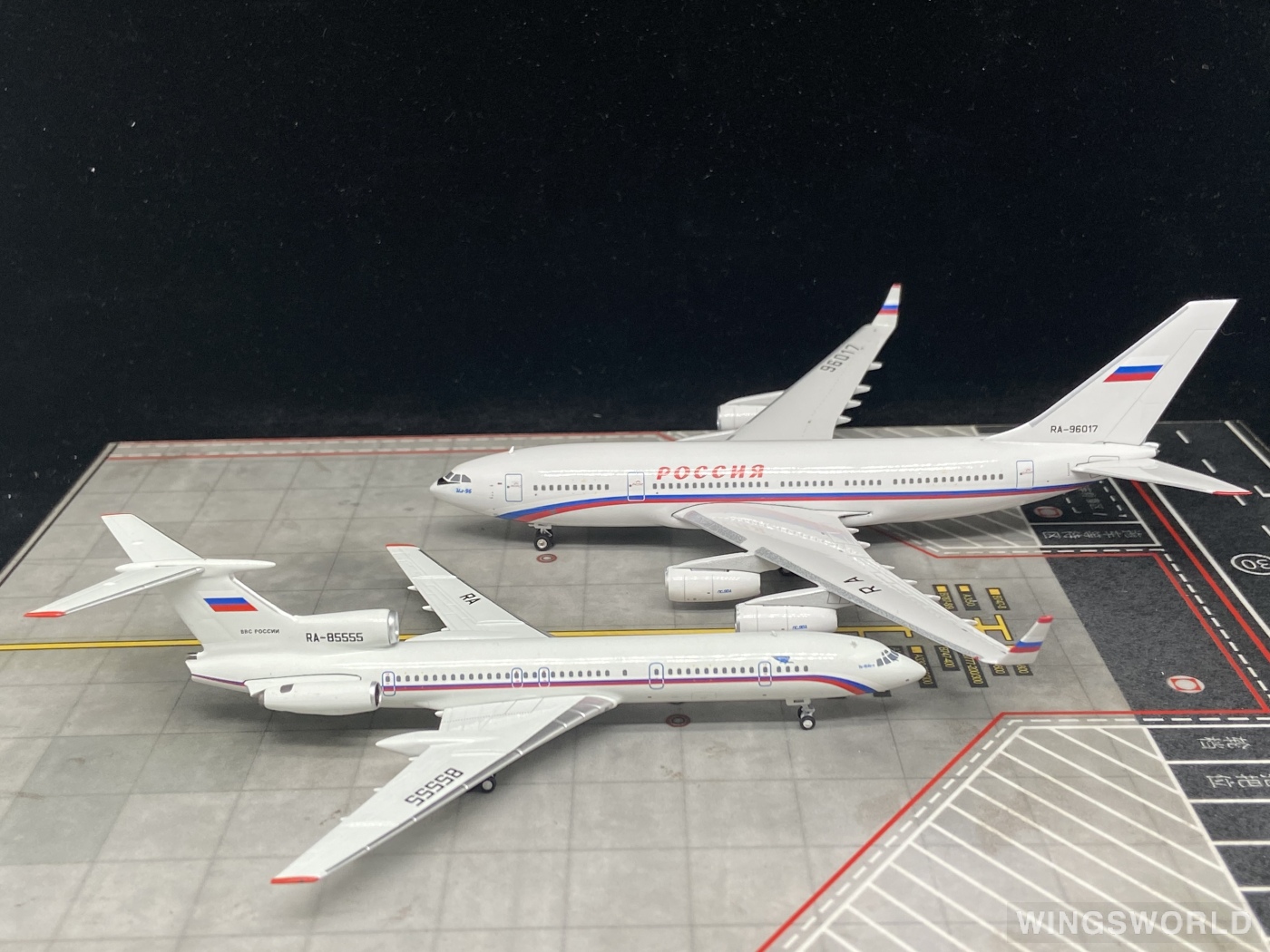 NGmodels 1:400 NG54008 Russia State Transport Company Tupolev Tu-154 RA-85555