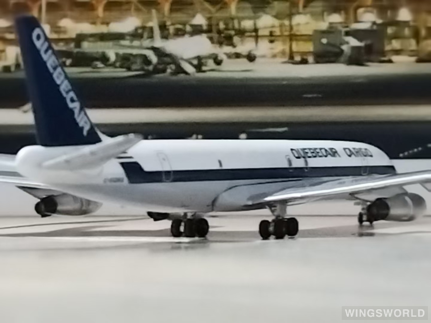 AeroClassics 1:400 AC419934 Quebecair Douglas DC-8 C-GQBG