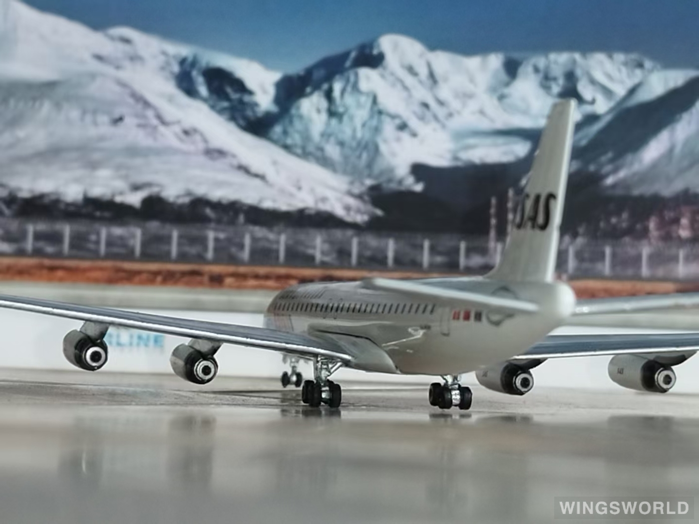 AeroClassics 1:400 AC419997 SAS 北欧航空 Douglas DC-8 LN-MOW