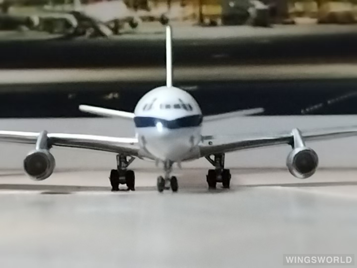 AeroClassics 1:400 AC419934 Quebecair Douglas DC-8 C-GQBG