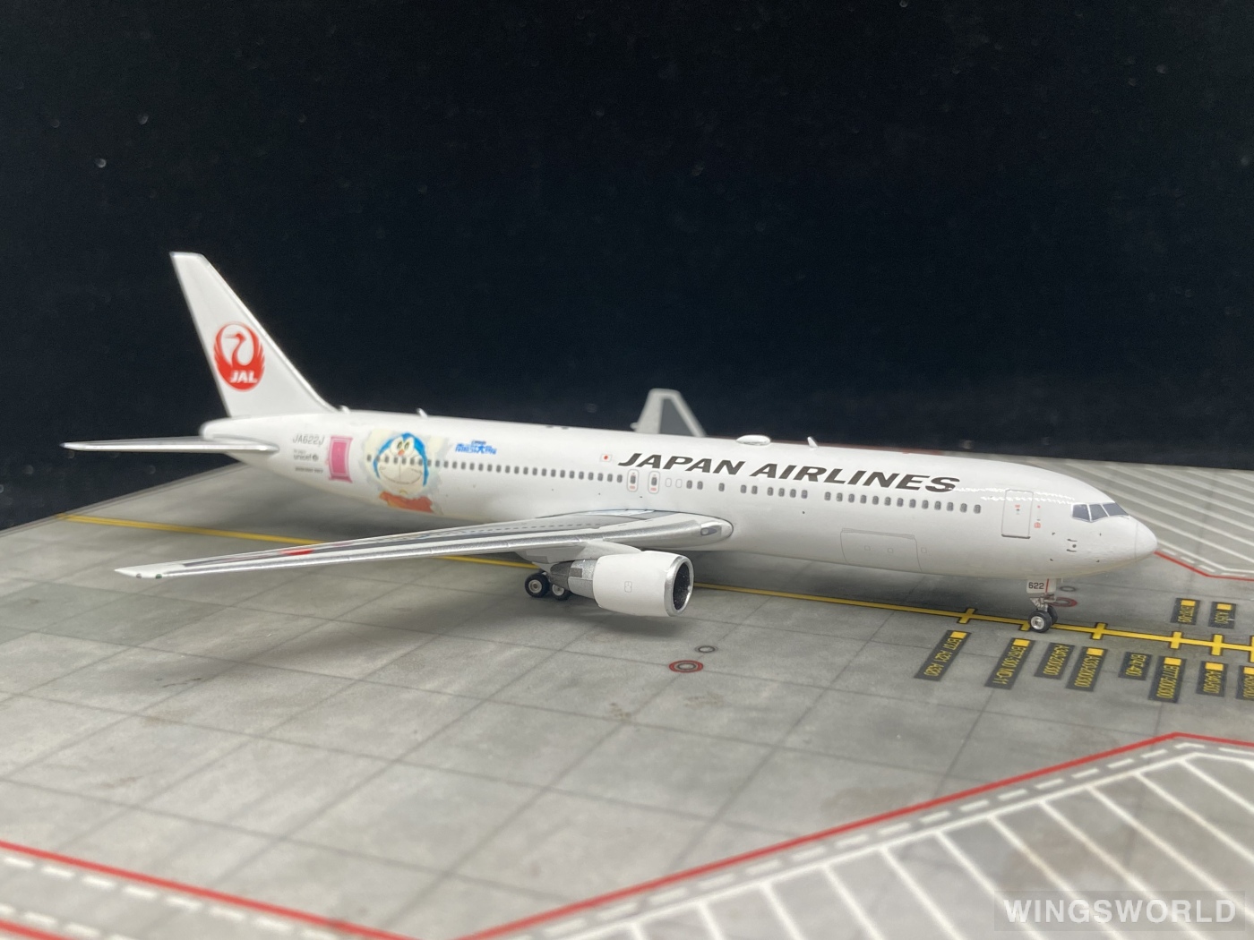 Phoenix 1:400 PH04129 Japan Airlines 日本航空 Boeing 767-300 JA622J