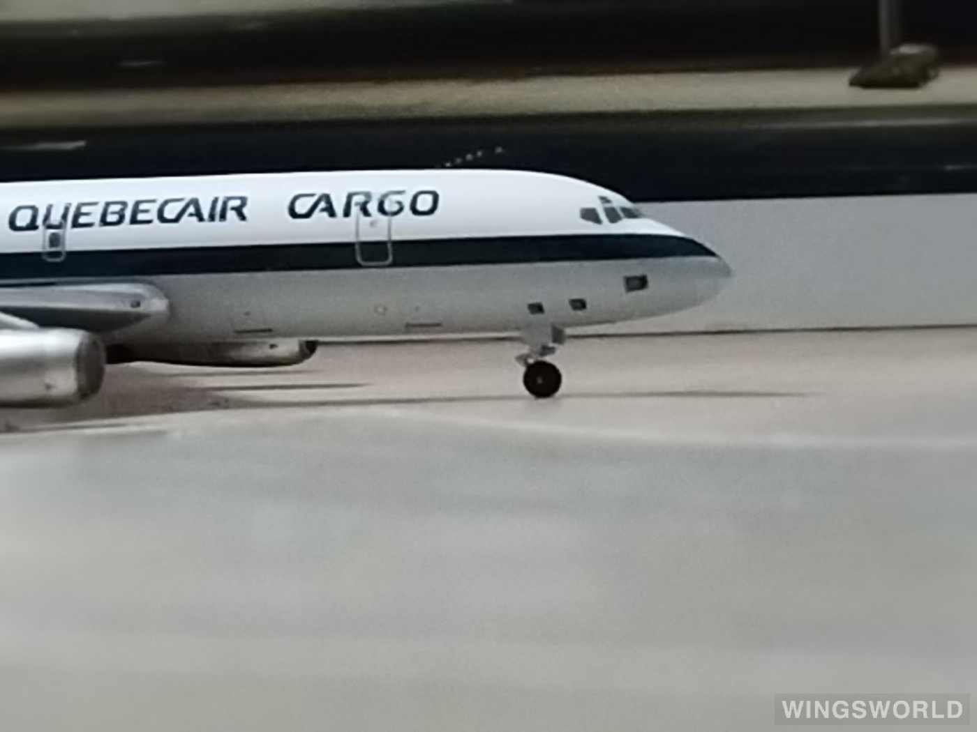 AeroClassics 1:400 AC419934 Quebecair Douglas DC-8 C-GQBG